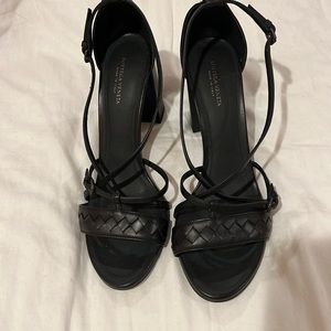 Bottega Veneta black sandals size 39